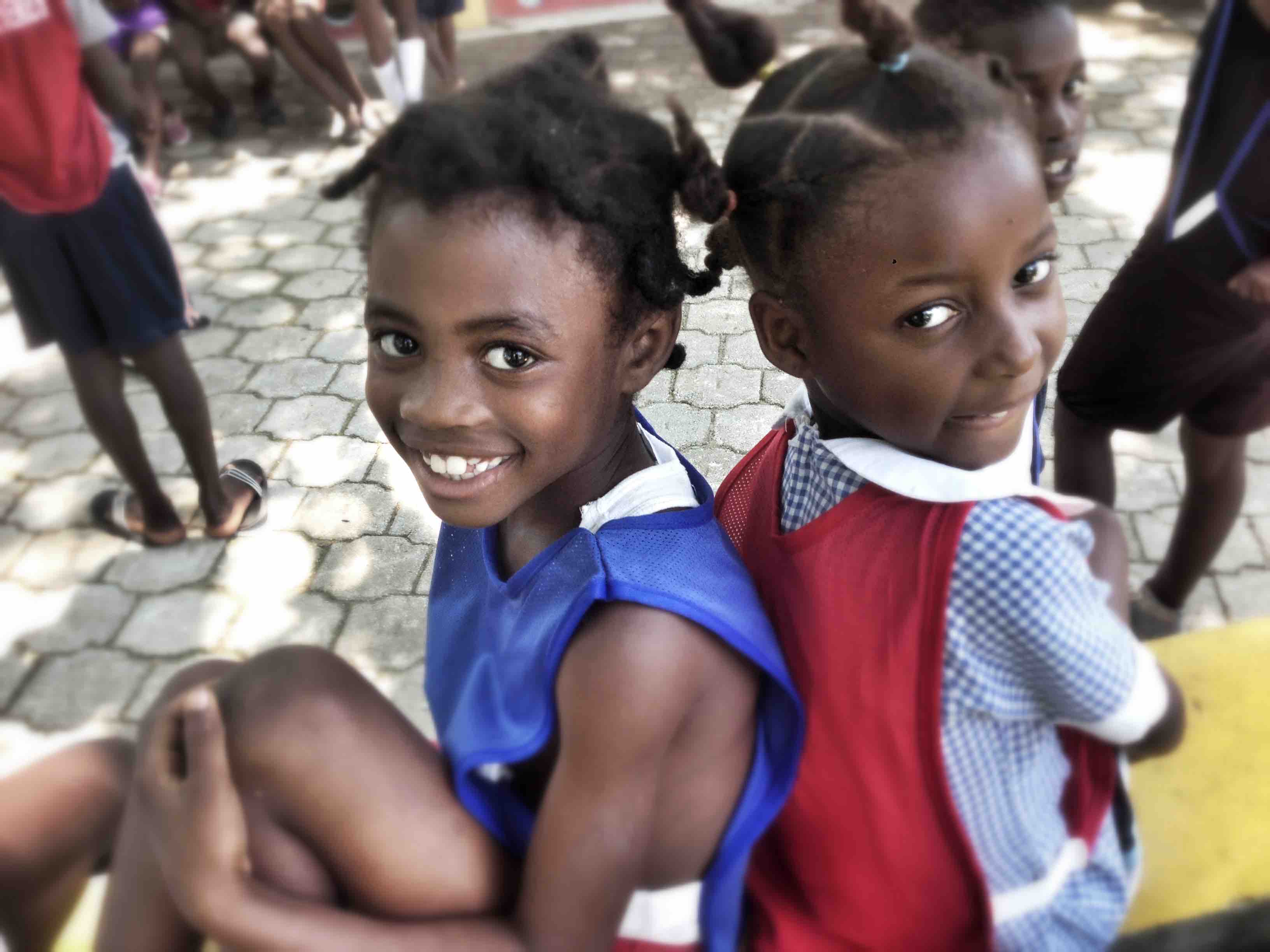 Haiti 2 filles activité sportive