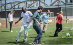 enfants jouent de foot